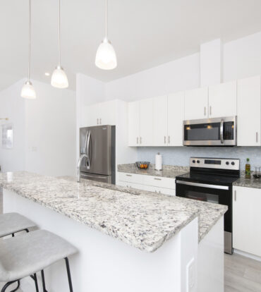 MODERN 3 BED, 3 BATH SINGLE FAMILY HOME. WITH ADDED OFFICE/DEN.