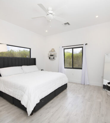 MODERN 3 BED, 3 BATH SINGLE FAMILY HOME. WITH ADDED OFFICE/DEN.