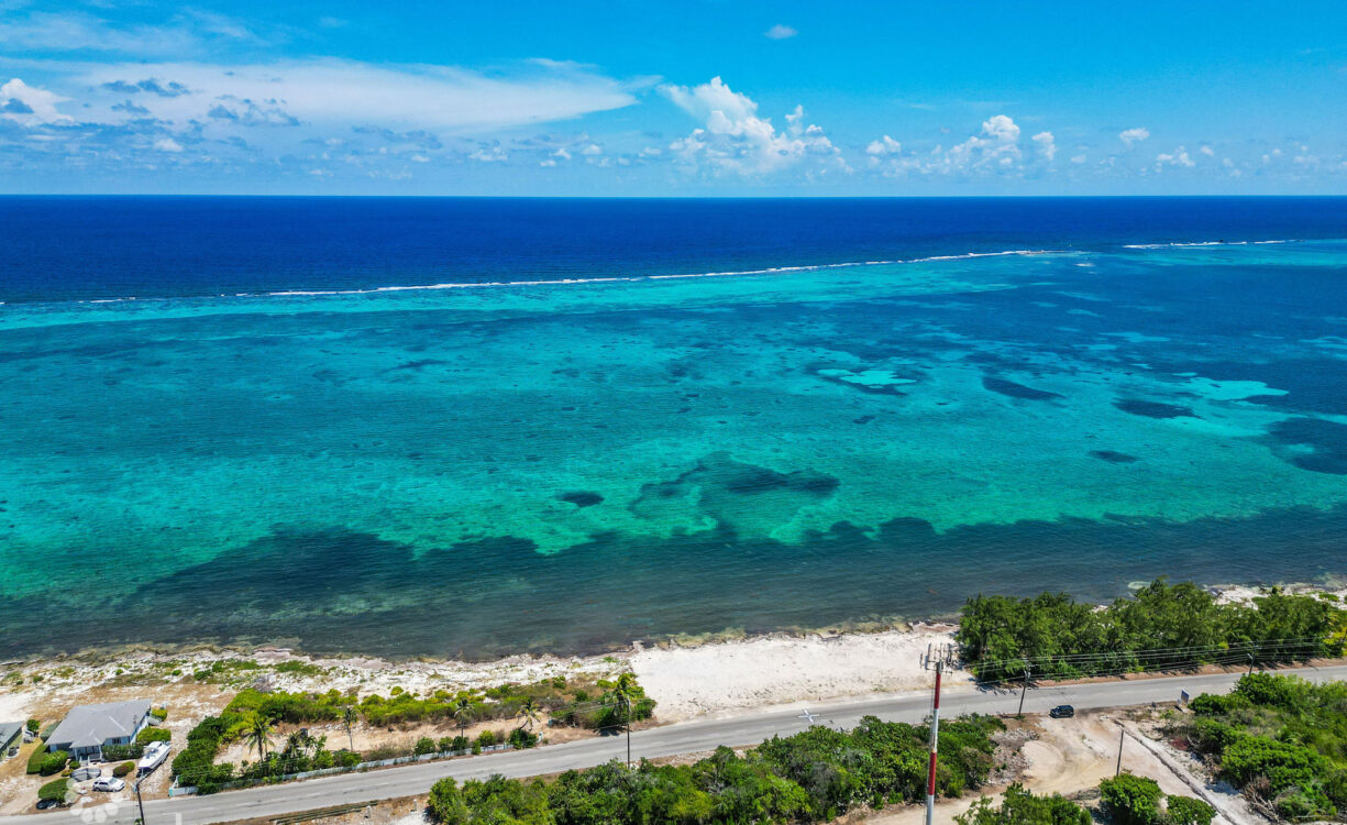 PRIME OCEANFRONT LAND - HOUSE LOT #2