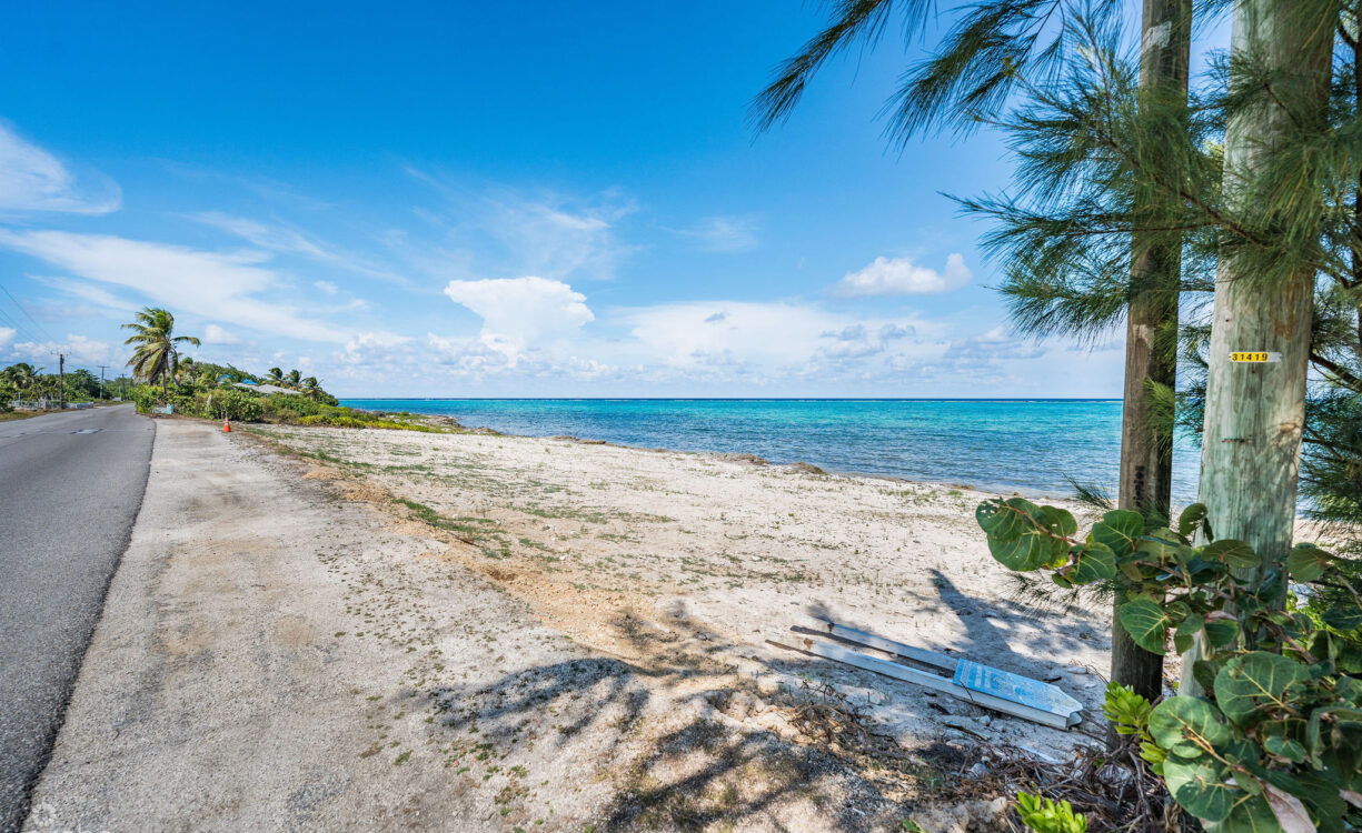 PRIME OCEANFRONT LAND - HOUSE LOT #2