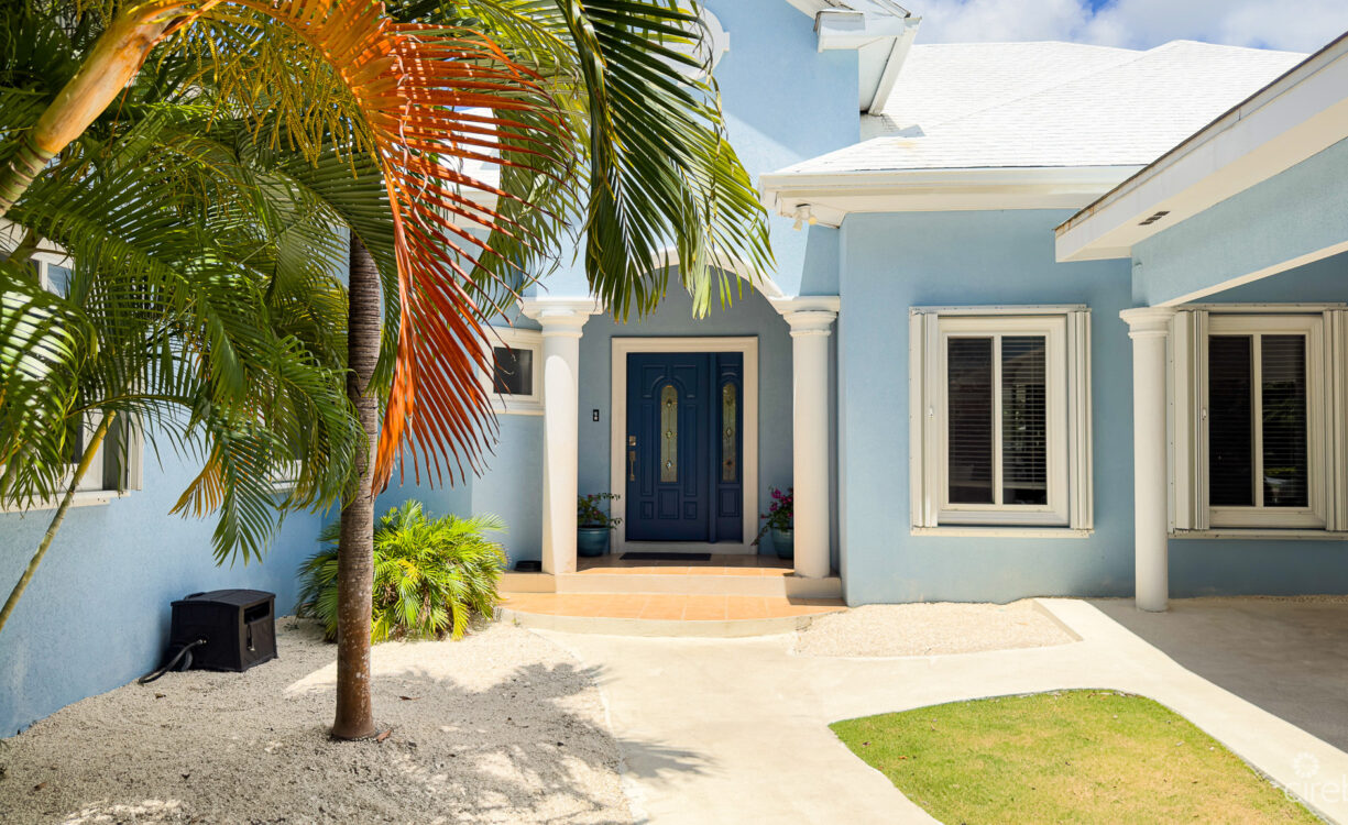 CORNER CANAL FRONT HOME WITH BEAUTIFUL VIEWS