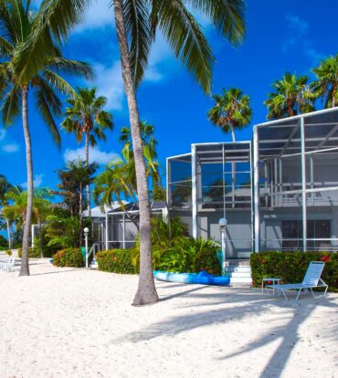 POOLS OF THE KAI - BEACHFRONT OASIS IN RUM POINT