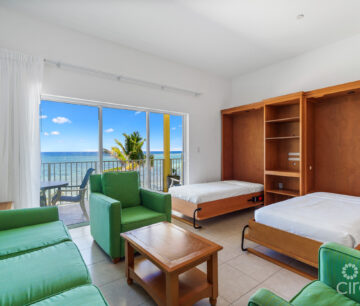 CASTAWAY COVE - 2 BED BEACHFRONT CONDO