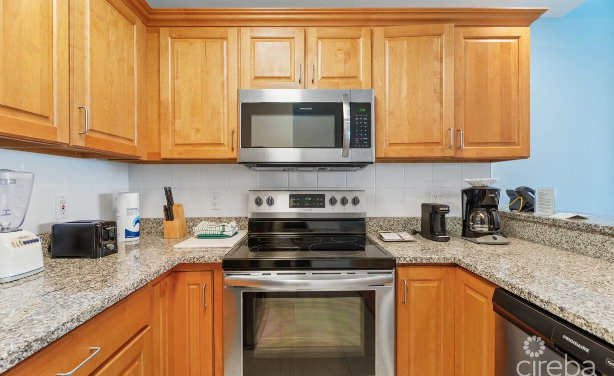 CASTAWAY COVE - 2 BED BEACHFRONT CONDO