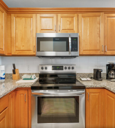 CASTAWAY COVE - 2 BED BEACHFRONT CONDO