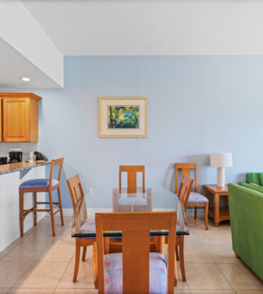 CASTAWAY COVE - 2 BED BEACHFRONT CONDO
