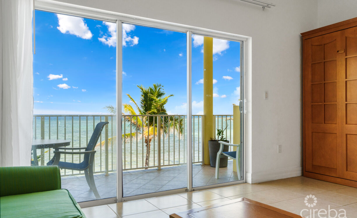 CASTAWAY COVE - 2 BED BEACHFRONT CONDO