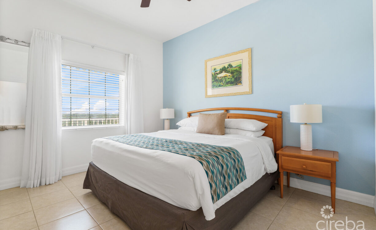 CASTAWAY COVE - 2 BED BEACHFRONT CONDO