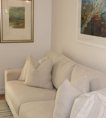BEAUTIFULLY RENOVATED UNIT IN WALKERS SOUTH