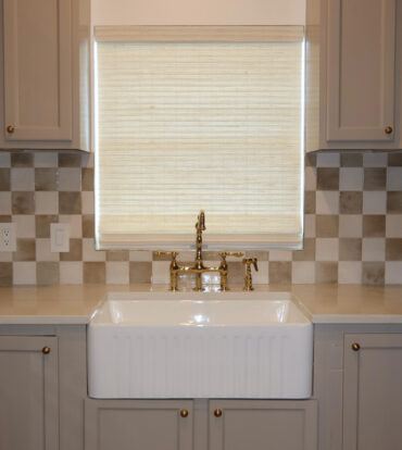 BEAUTIFULLY RENOVATED UNIT IN WALKERS SOUTH