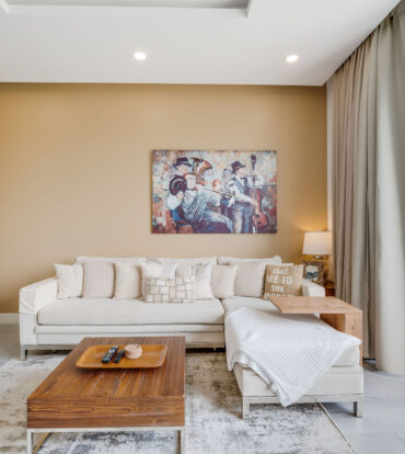 PRIME 1-BED CONDO AT THE GROVE | STEPS TO SMB & RESORT-STYLE LIVING