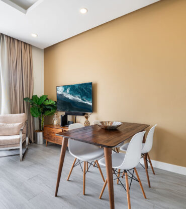 PRIME 1-BED CONDO AT THE GROVE | STEPS TO SMB & RESORT-STYLE LIVING