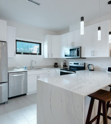 THE LAGOONS 2 BED WATERFRONT TOWNHOUSE