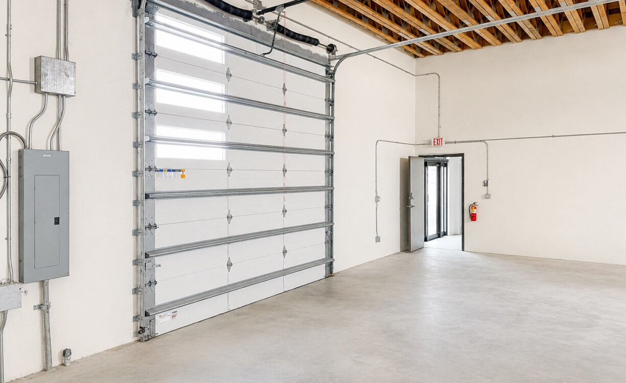 PRIME LOCATION - LEASED INVESTMENT WAREHOUSE