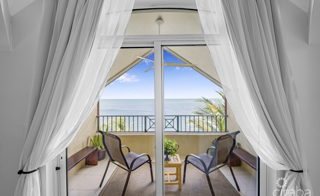 HARBOUR POINT OCEANFRONT 3 BED PLUS OFFICE