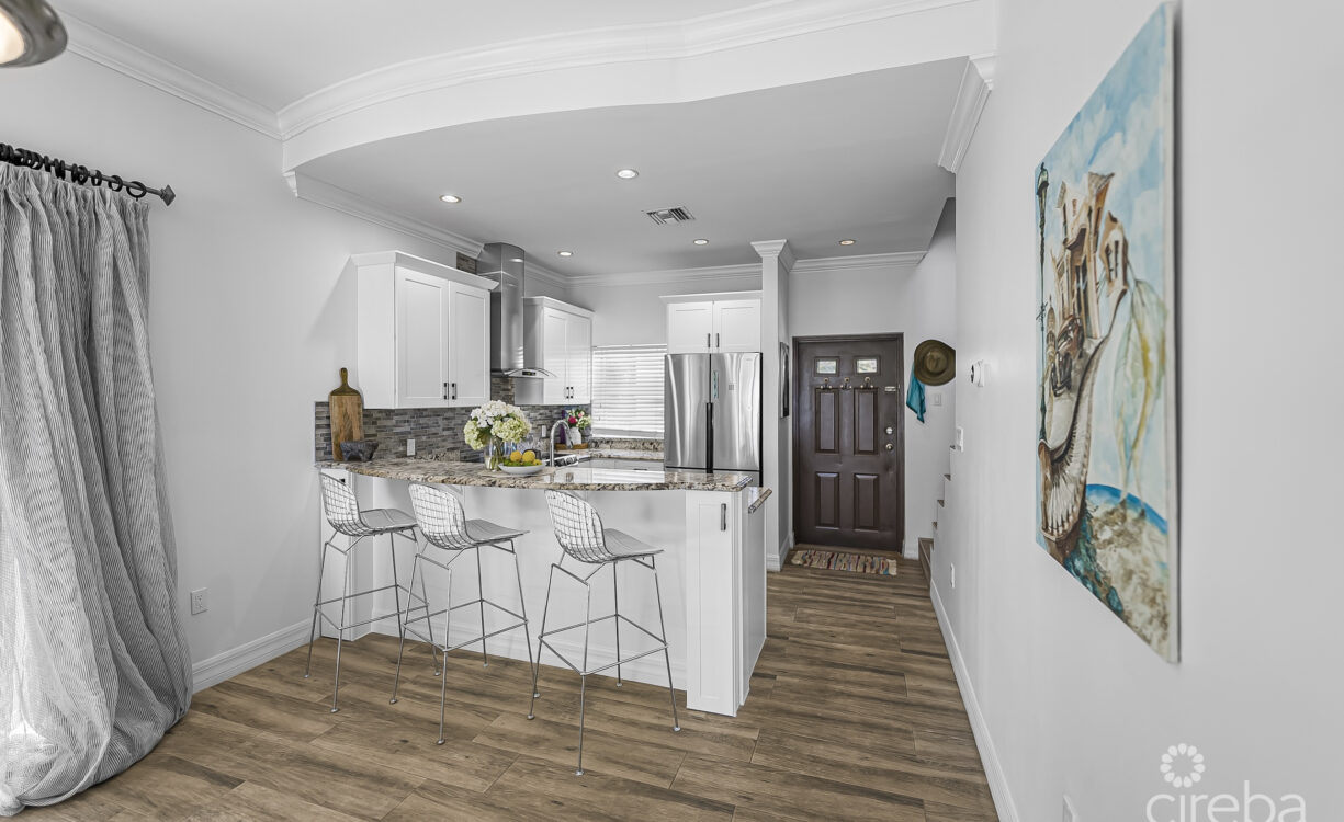 HARBOUR POINT OCEANFRONT 3 BED PLUS OFFICE