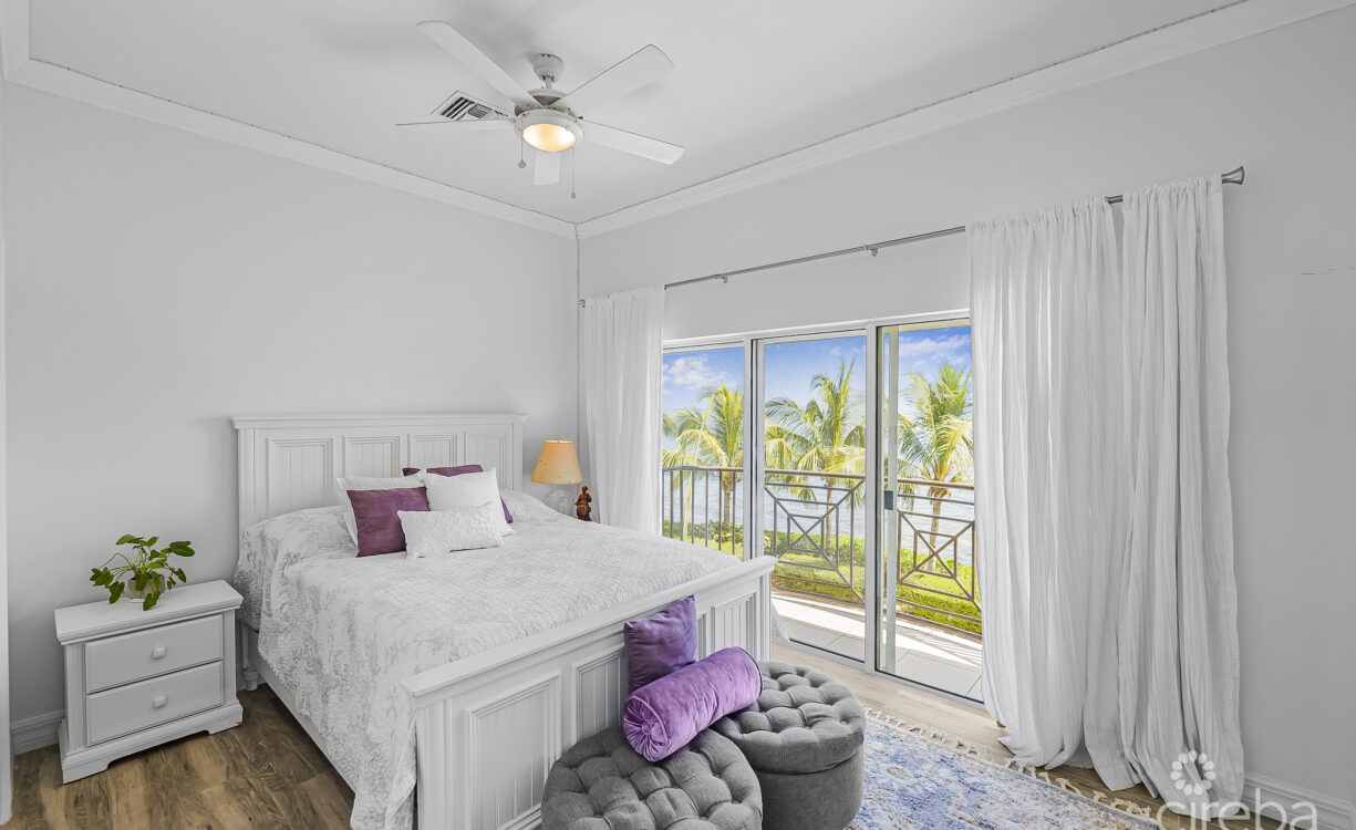 HARBOUR POINT OCEANFRONT 3 BED PLUS OFFICE
