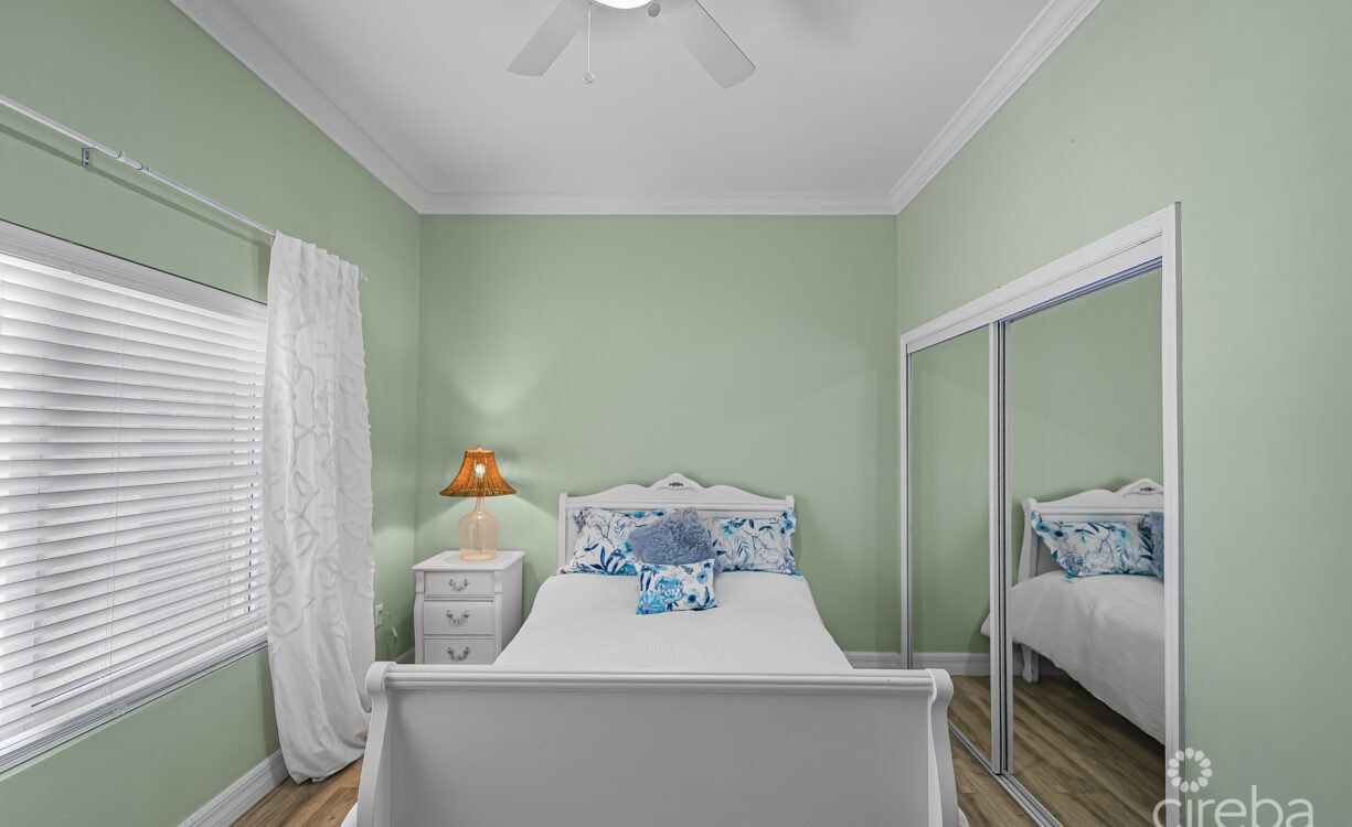 HARBOUR POINT OCEANFRONT 3 BED PLUS OFFICE