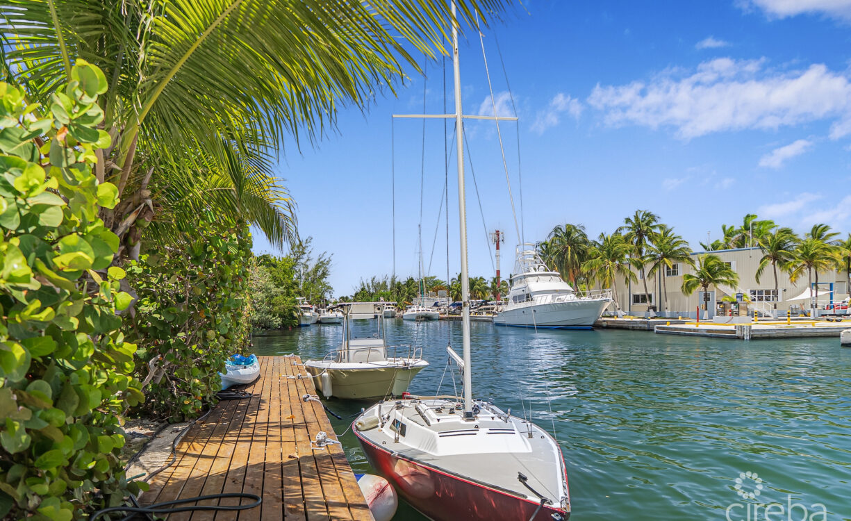 HARBOUR POINT OCEANFRONT 3 BED PLUS OFFICE