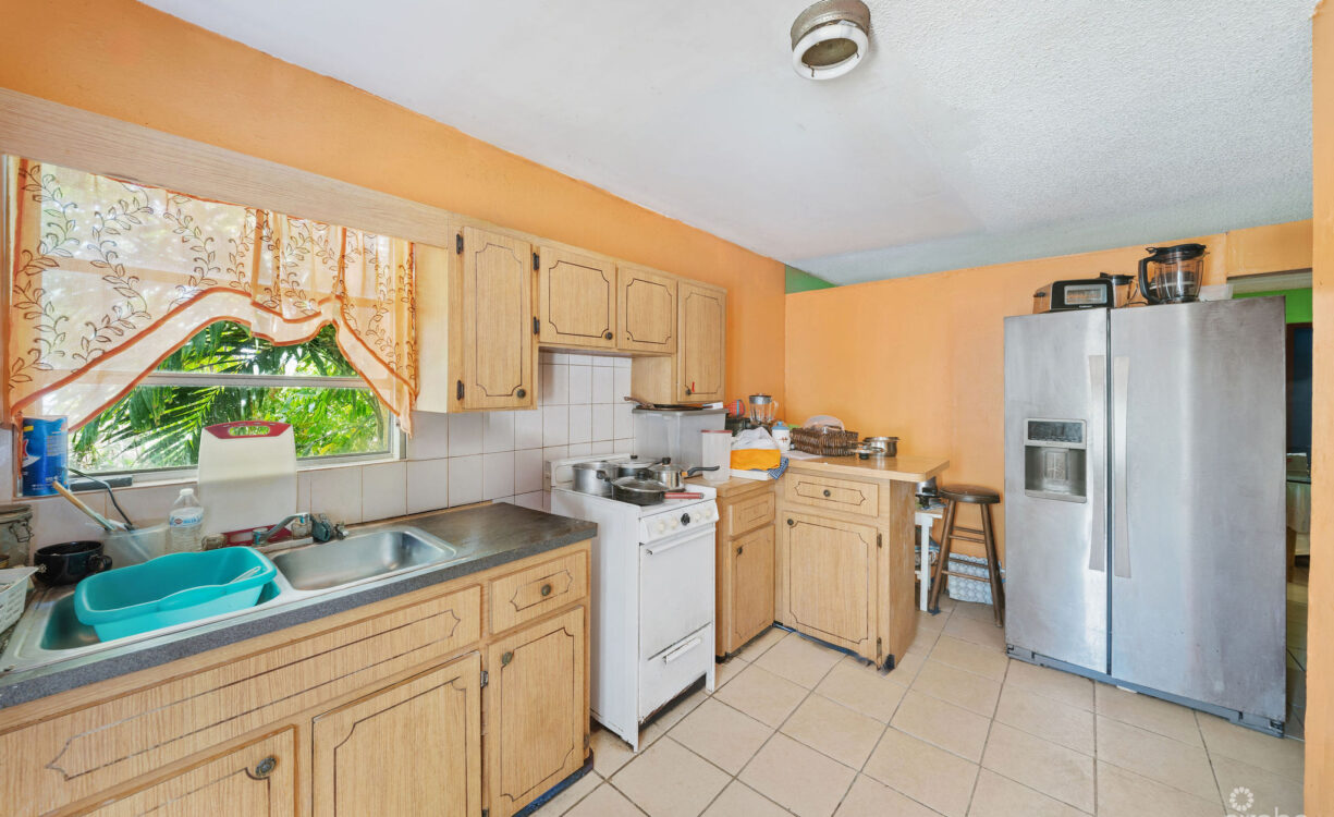 INVESTMENT PROPERTY- CENTRAL GEORGE TOWN