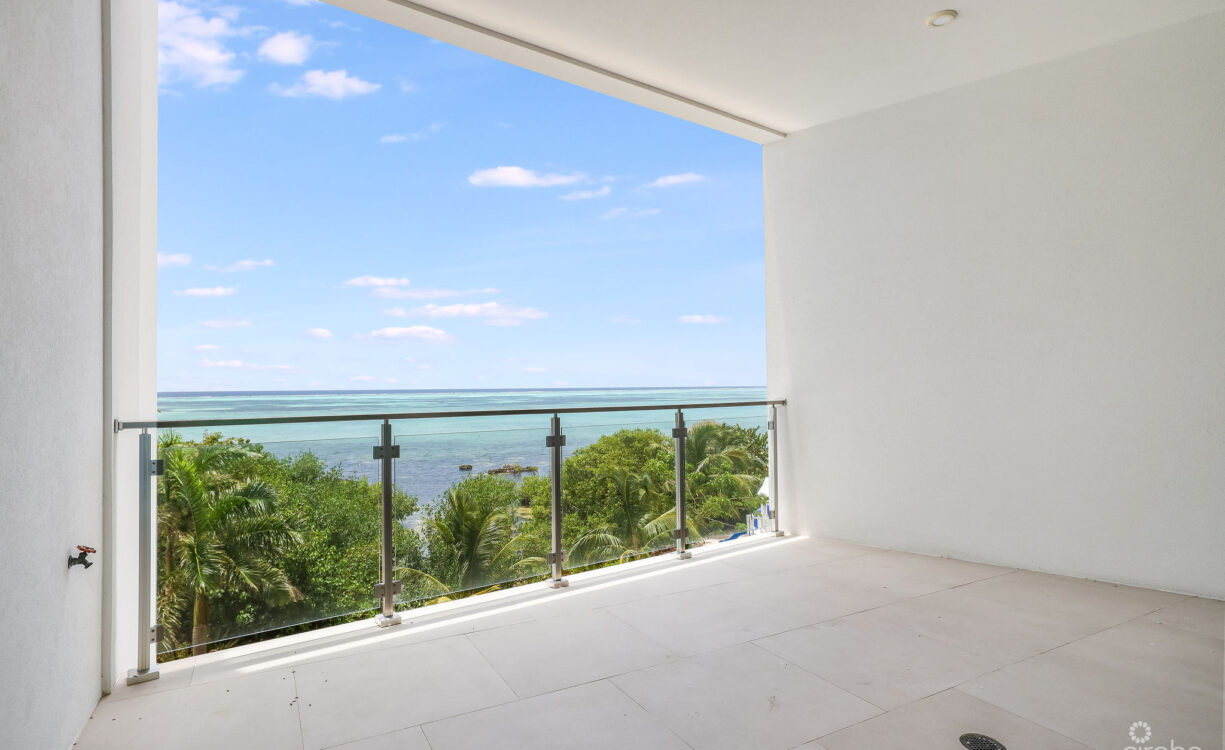 AURA #305 OCEANFRONT