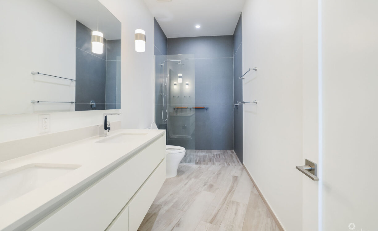 AURA #305 OCEANFRONT