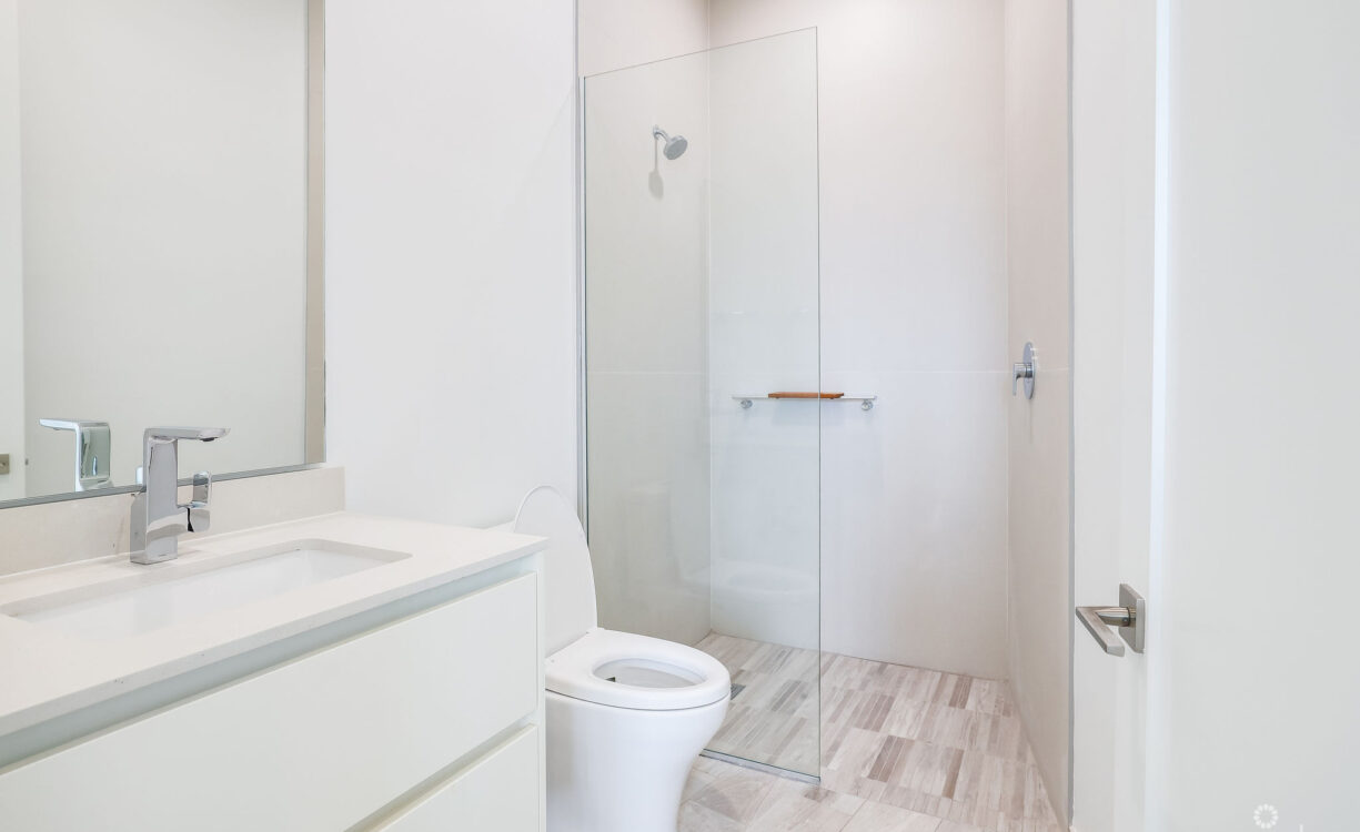 AURA #305 OCEANFRONT