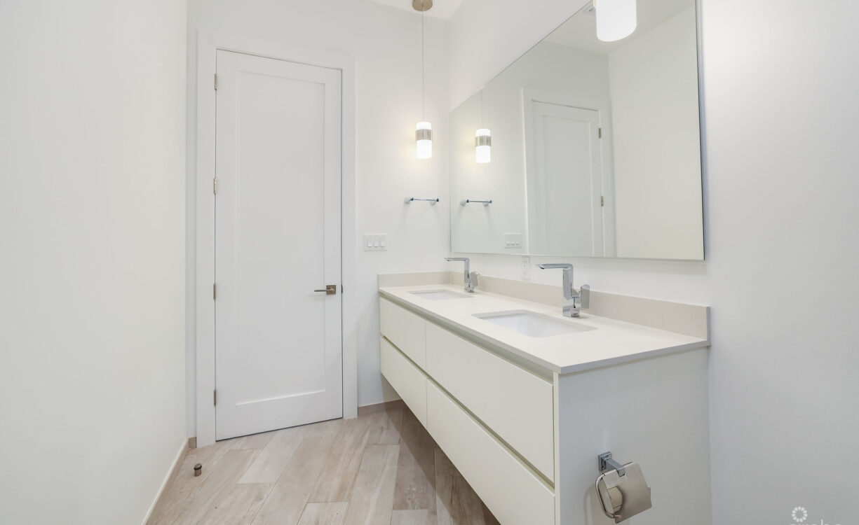 AURA #305 OCEANFRONT
