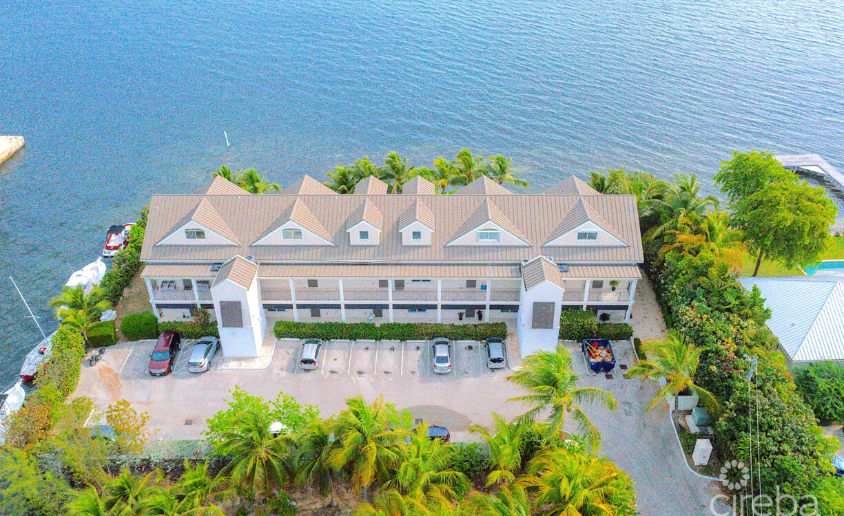 HARBOUR POINT OCEANFRONT 3 BED PLUS OFFICE