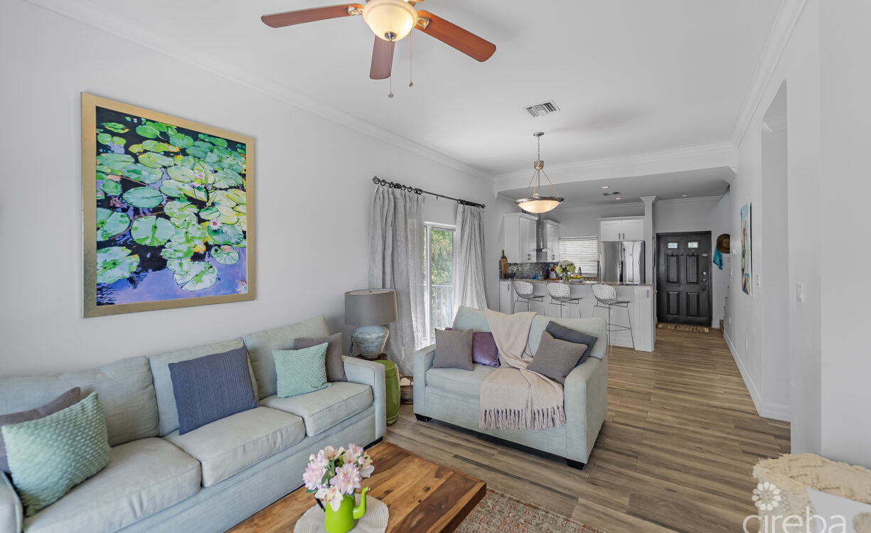HARBOUR POINT OCEANFRONT 3 BED PLUS OFFICE