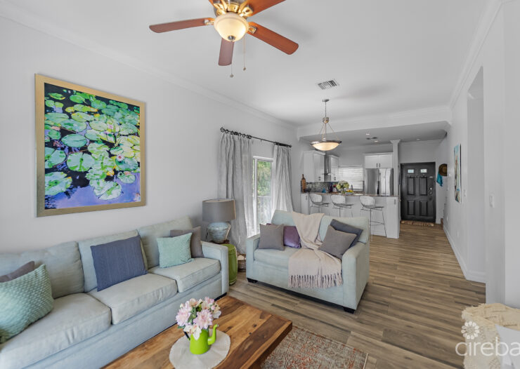 HARBOUR POINT OCEANFRONT 3 BED PLUS OFFICE