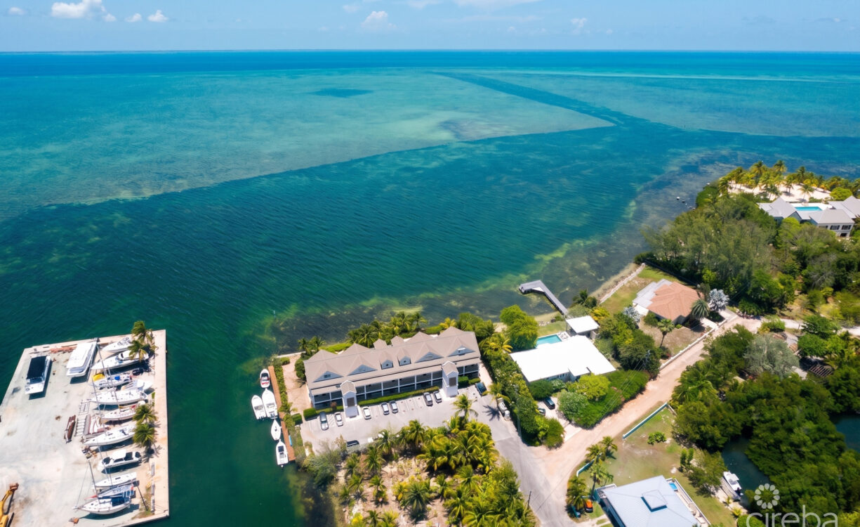 HARBOUR POINT OCEANFRONT 3 BED PLUS OFFICE