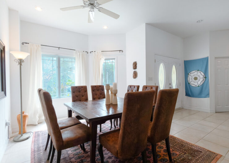 CANAL FRONT HOME 3 BED PROSPECT