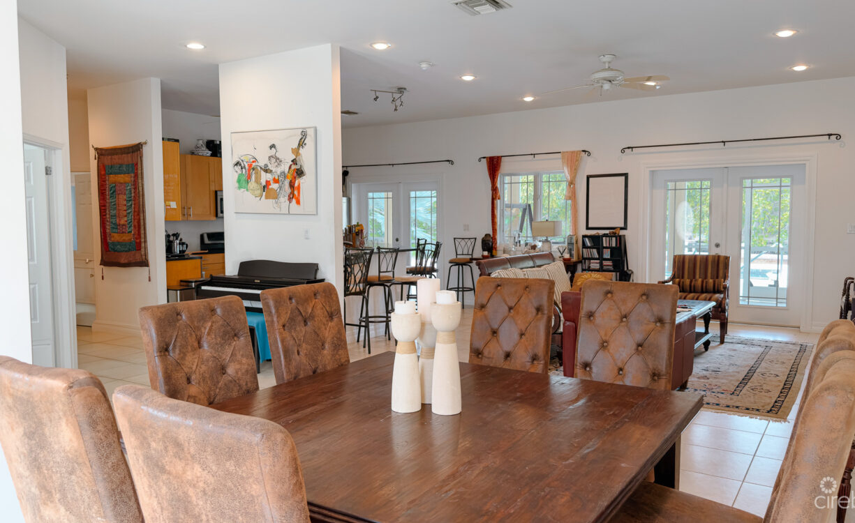 CANAL FRONT HOME 3 BED PROSPECT