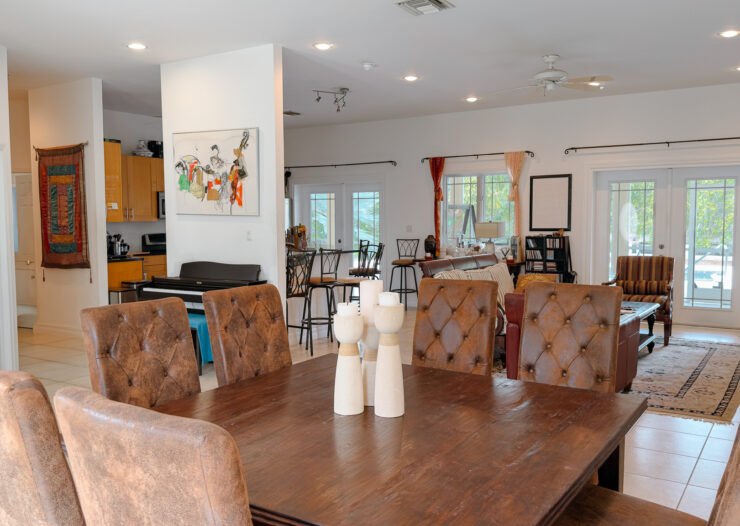CANAL FRONT HOME 3 BED PROSPECT