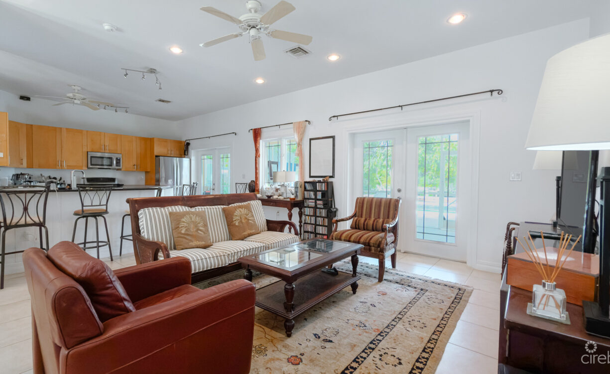CANAL FRONT HOME 3 BED PROSPECT