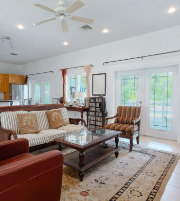 CANAL FRONT HOME 3 BED PROSPECT
