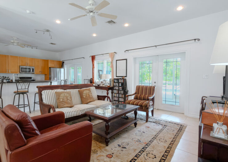 CANAL FRONT HOME 3 BED PROSPECT