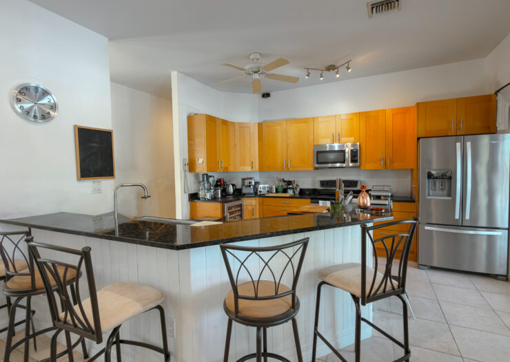 CANAL FRONT HOME 3 BED PROSPECT