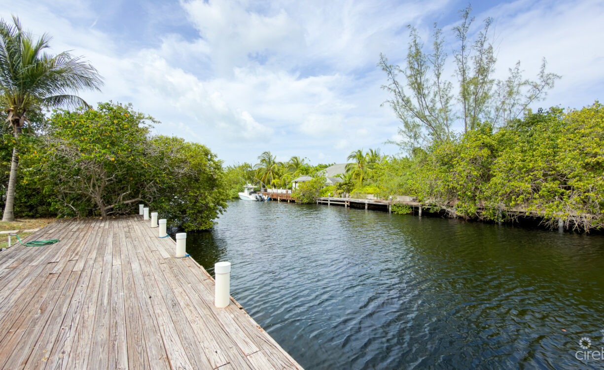 CANAL FRONT HOME 3 BED PROSPECT