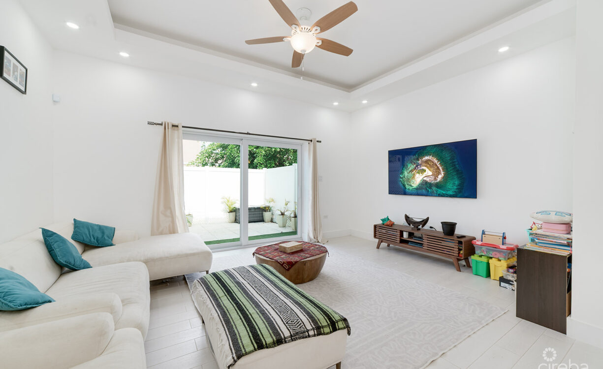 MANTRAS 2 BEDROOM TOWNHOME SOUTH SOUND