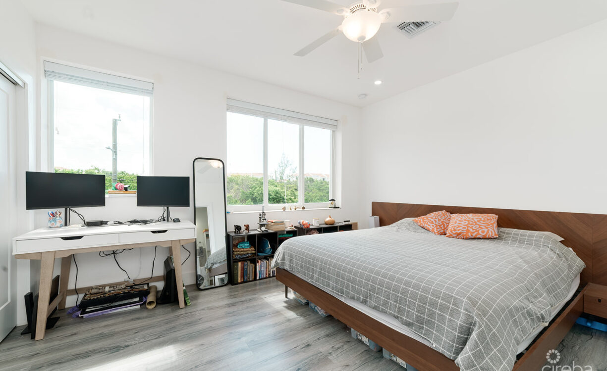 MANTRAS 2 BEDROOM TOWNHOME SOUTH SOUND