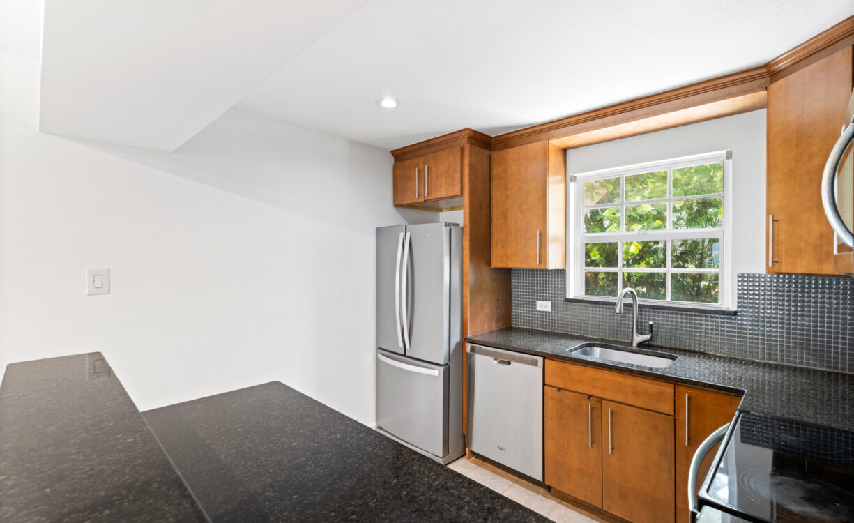 CARIBBEAN COURTS 8B, OCEANFRONT CONDO