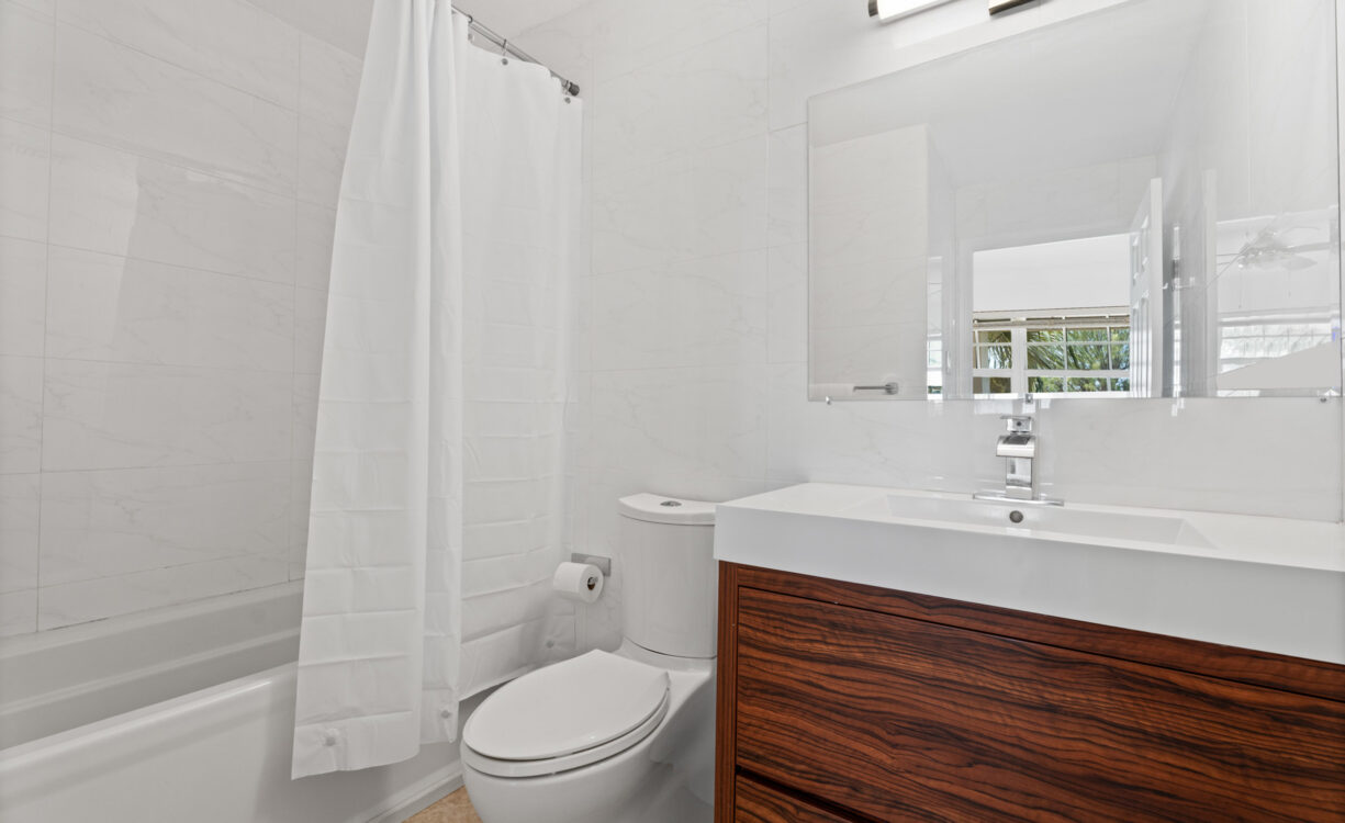 CARIBBEAN COURTS 8B, OCEANFRONT CONDO