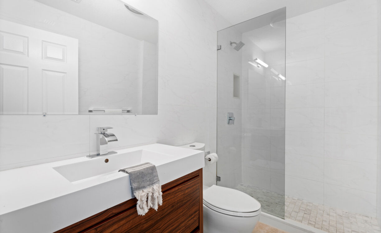 CARIBBEAN COURTS 8B, OCEANFRONT CONDO