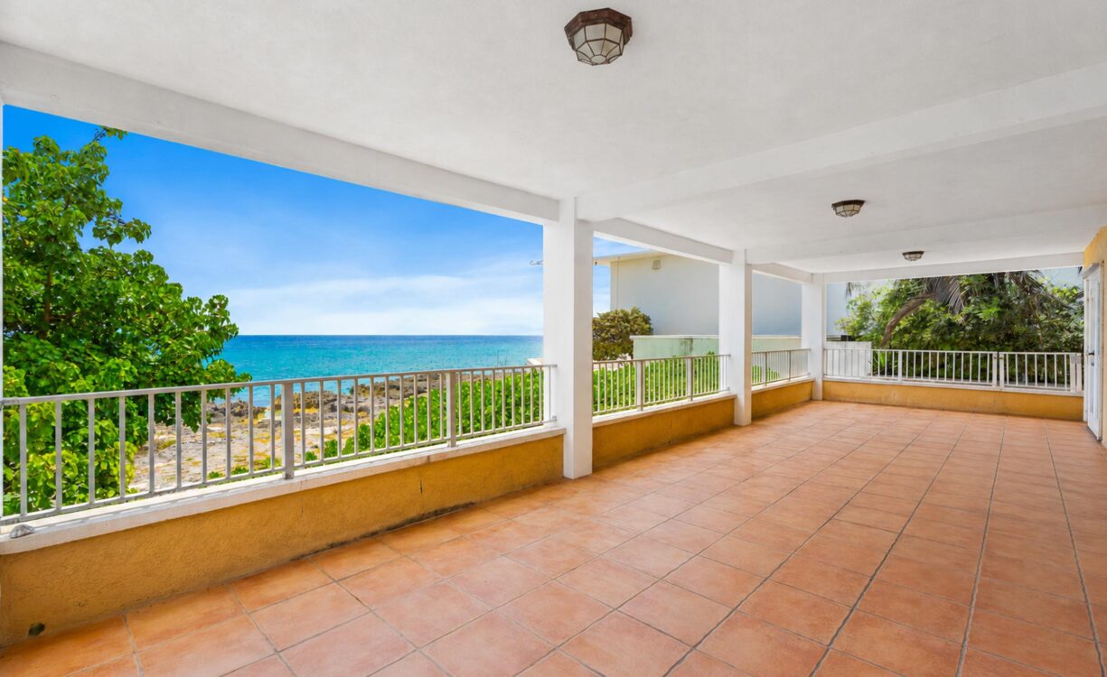 CARIBBEAN COURTS 8B, OCEANFRONT CONDO