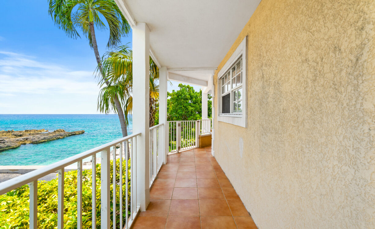 CARIBBEAN COURTS 8B, OCEANFRONT CONDO
