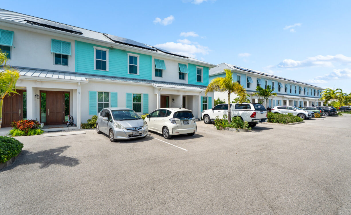 PERIWINKLE 551, 3 BEDROOM TOWNHOME