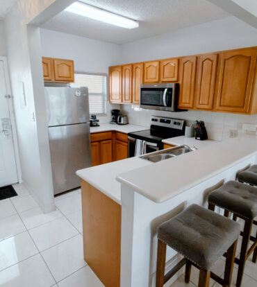 PLANTATION VILLAGE - 7 MILE BEACH CONDO