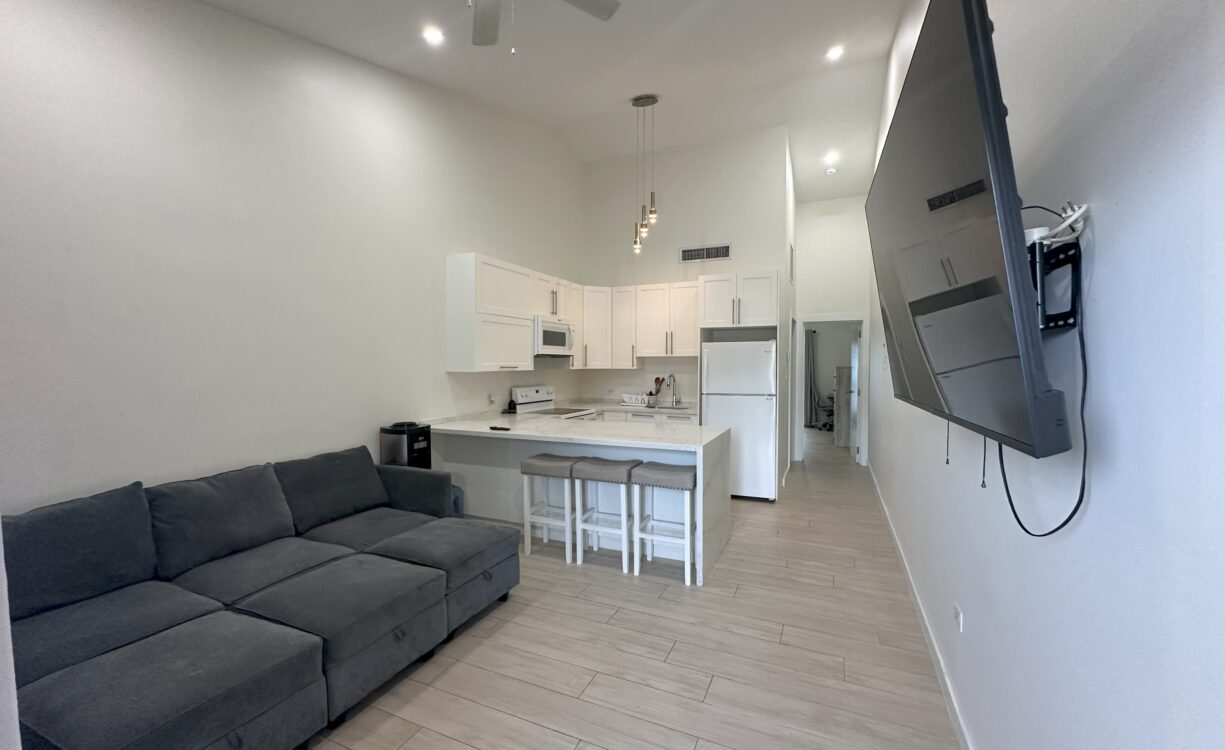GATEWAY WEST 17, GEORGE TOWN CONDO